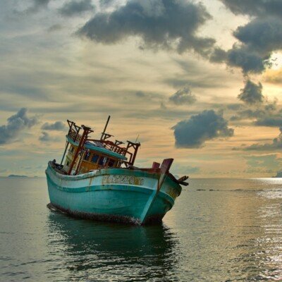a boat that is sitting in the water